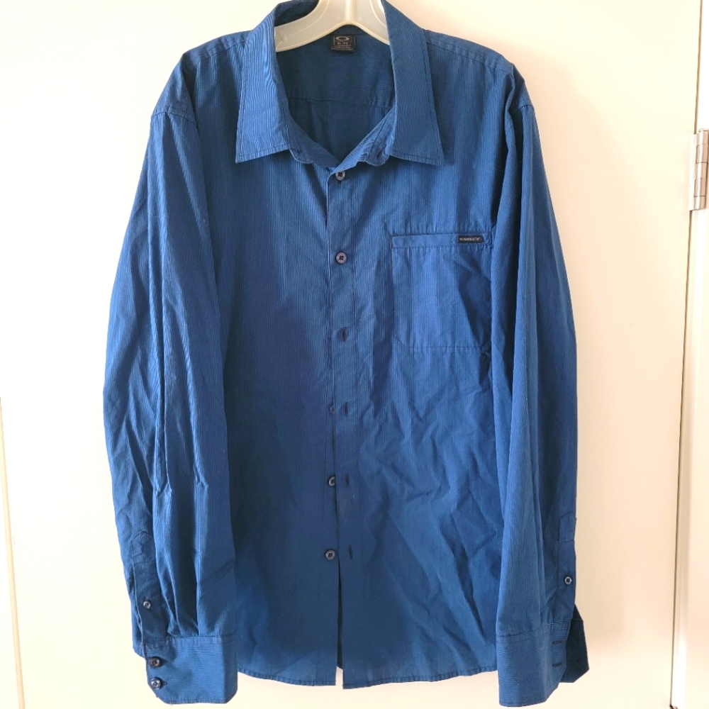 Men's Oakley Shirt